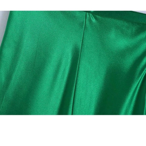 Zara Vibrant Green A-Line Skirt - Picture 2 of 6